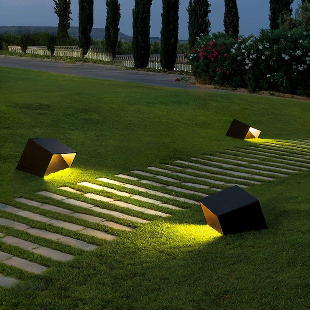 SolCube Garden Solar Light Outdoor LED Lamp