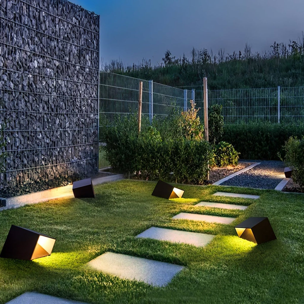 SolCube Garden Solar Light Outdoor LED Lamp